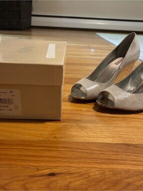 Glint Elegant Metallic Peep-Toe Heels - Silver